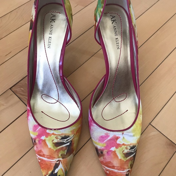 Ann Klein high heels in very good condition. - Picture 4 of 4